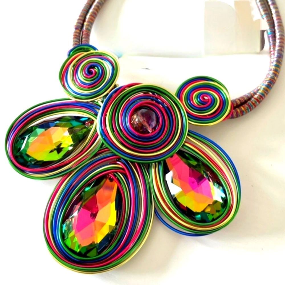 Beautiful aluminum Wire Crystal Necklace/ Earrings SetColorful Artisan Jewelry - Picture 4 of 15